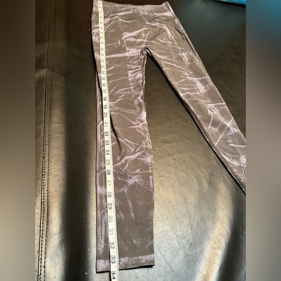 Lululemon Ebb to Street Tight Leggings Size 4 - Picture 11 of 12
